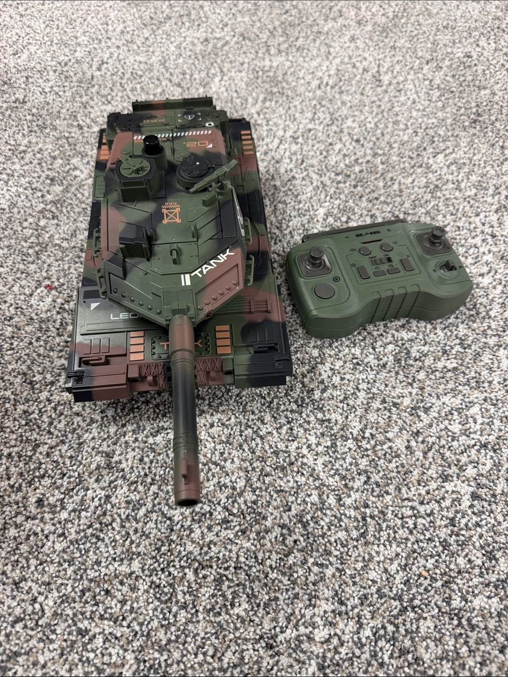 Camouflage RC Battle Tank with Remote - Green/Brown/Black
